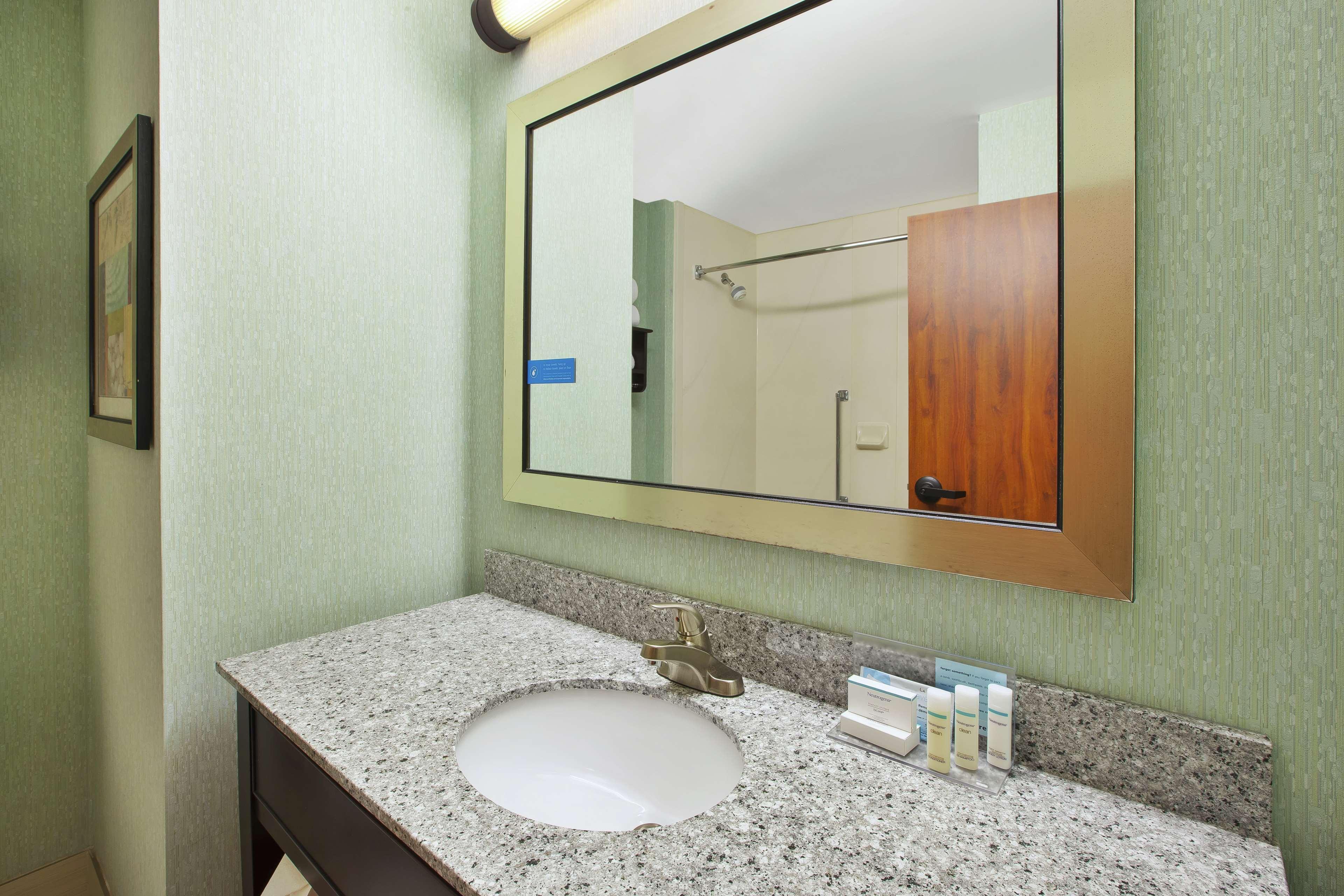 Hotel Larkspur Landing 3*