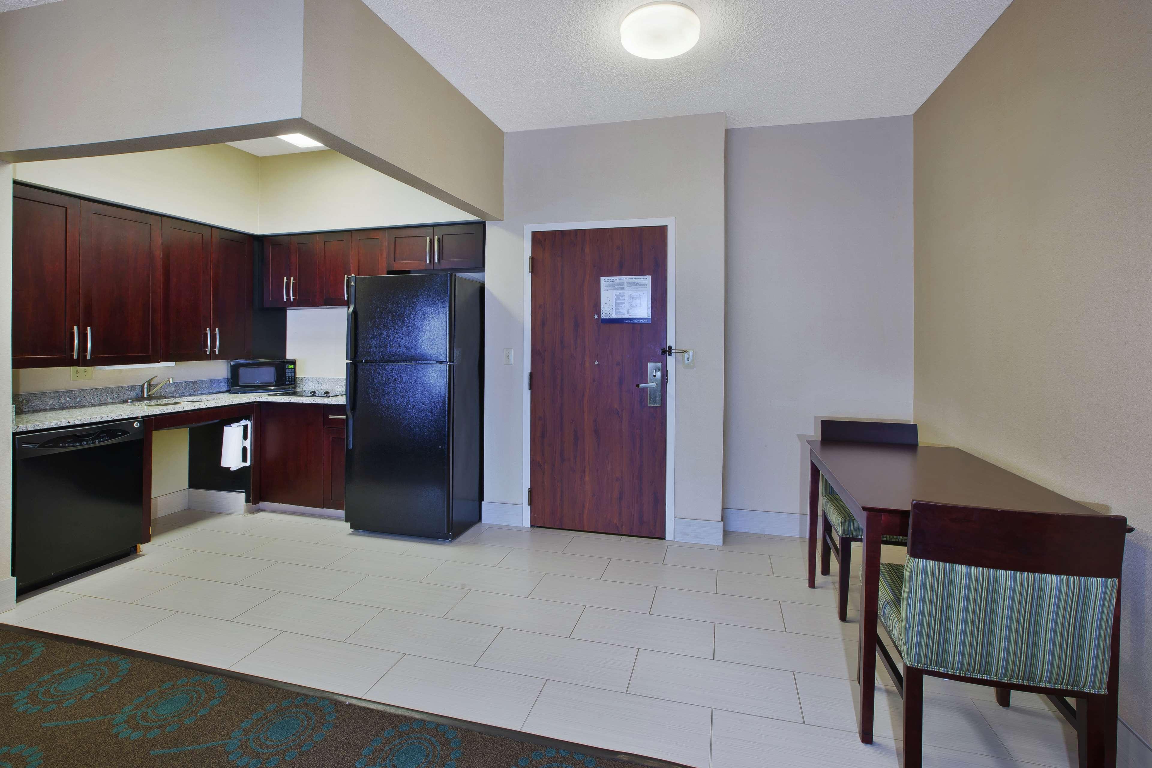 Larkspur Landing 3*