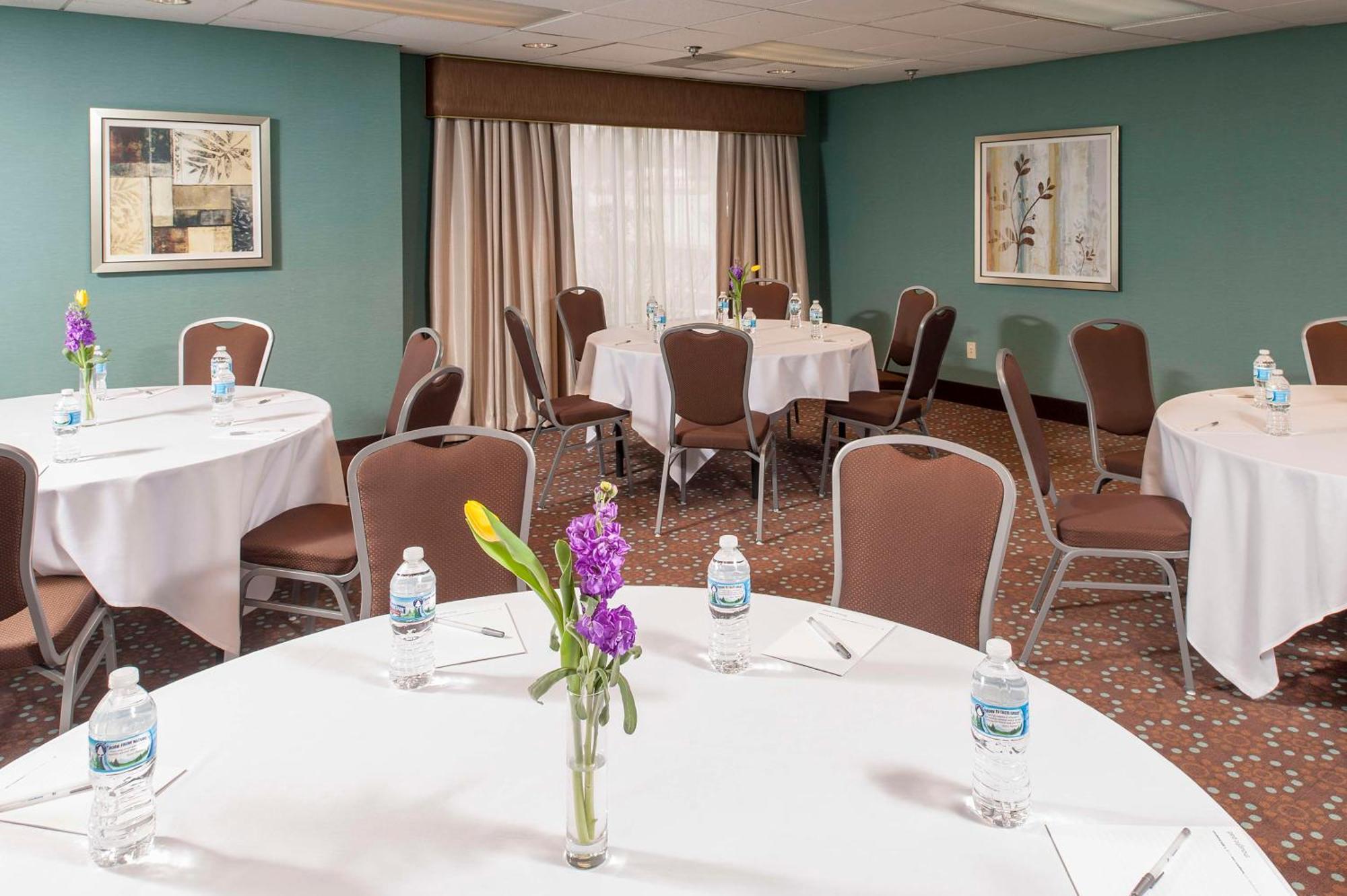 Larkspur Landing Hotel