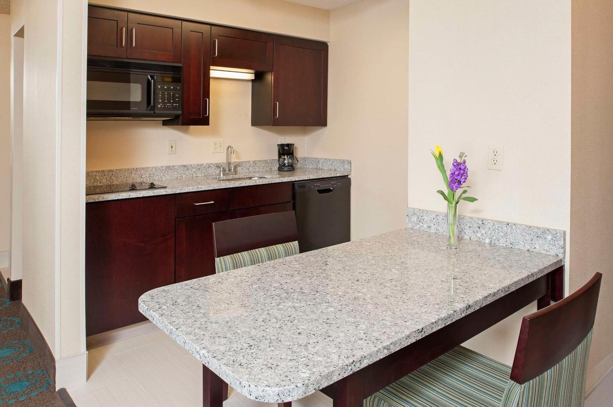 Larkspur Landing Hotel 3*