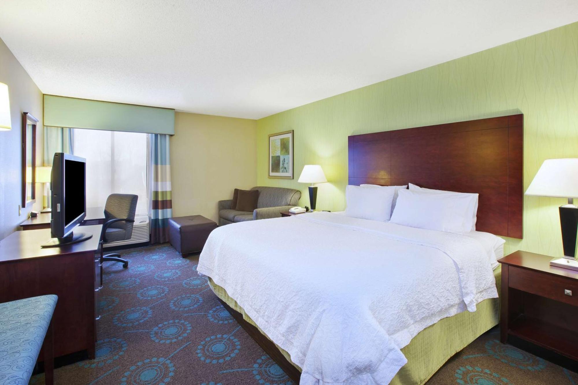 Larkspur Landing Hotel