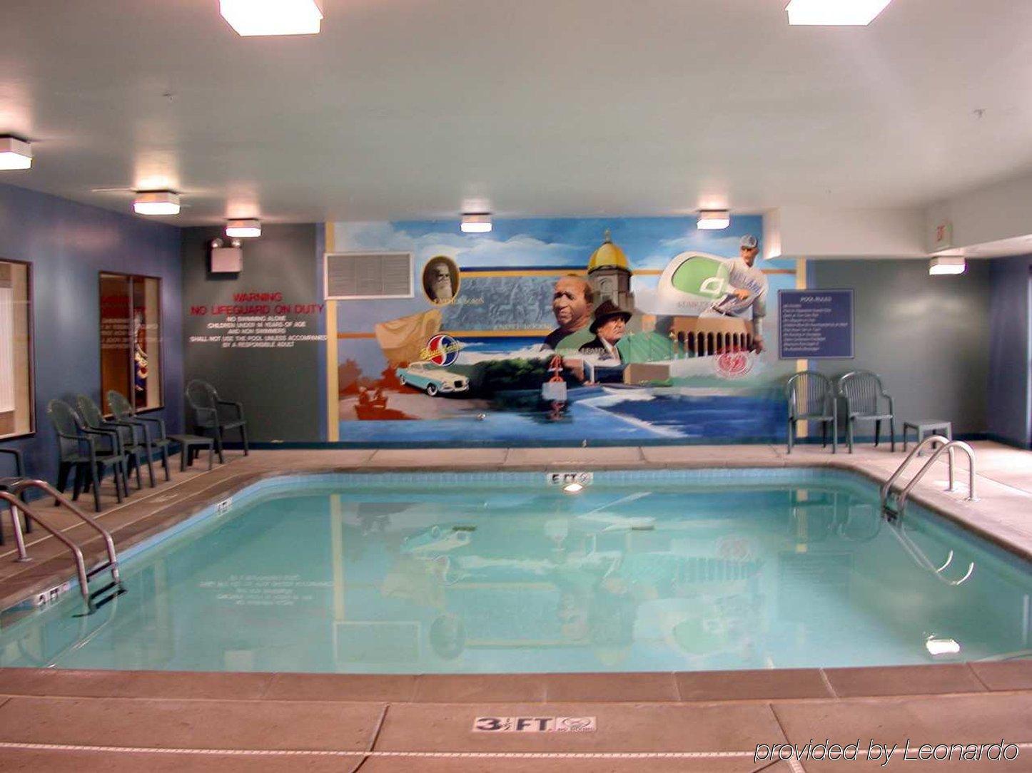 Larkspur Landing Hotel