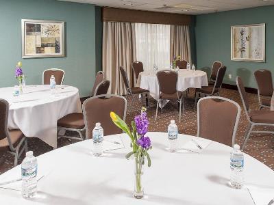 Larkspur Landing 3* South Bend