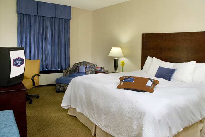 Larkspur Landing 3* South Bend